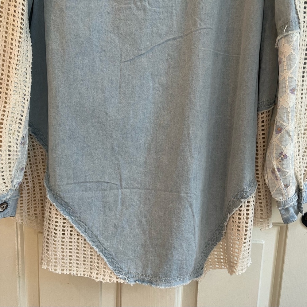 🌸POL Lace Patchwork Denim Jacket🌸 - Picture 16 of 16